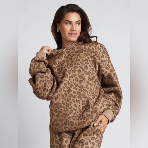 Comfrt Tops - Stylish Women's Leopard Print Hoodie - Brown